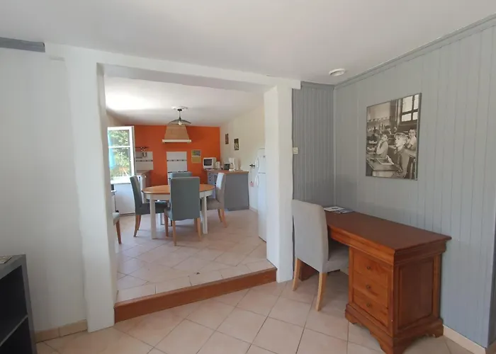 La Des Fleurs Saint-Simon-de-Bordes